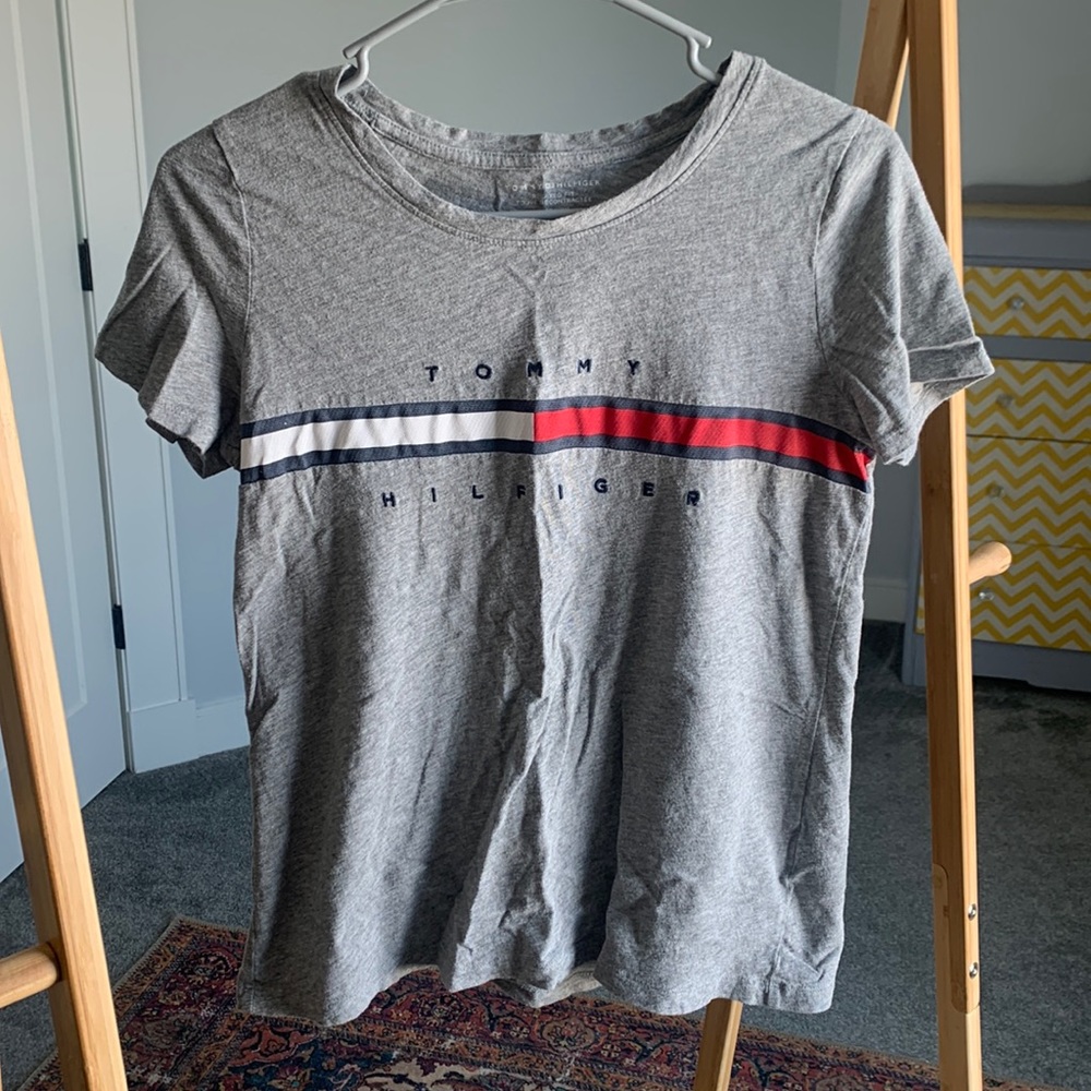 Grey Tommy Hilfiger tee